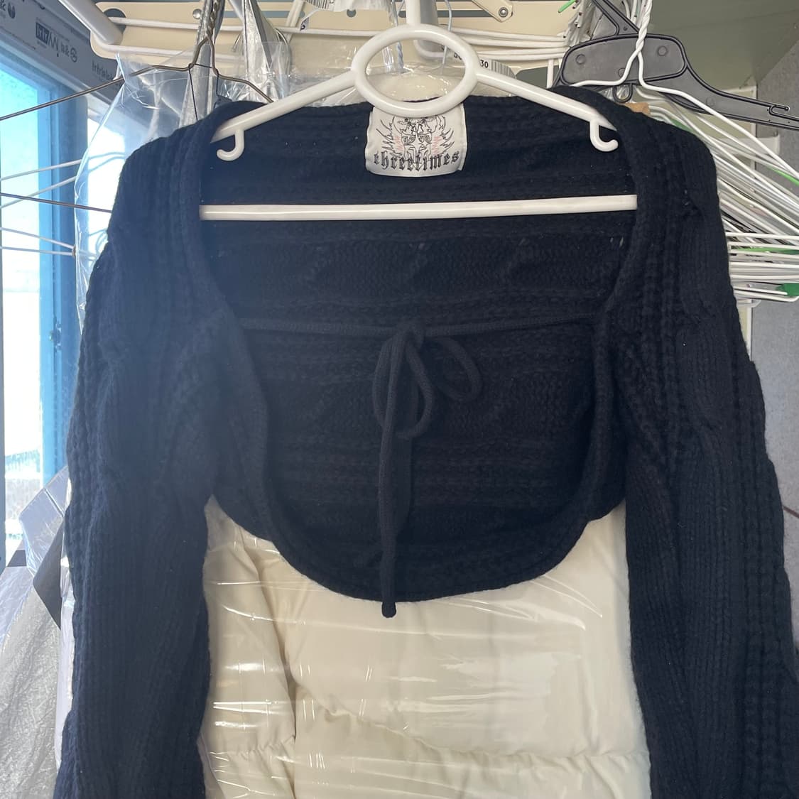쓰리타임즈 블랙 니트 볼레로 상품이미지1
