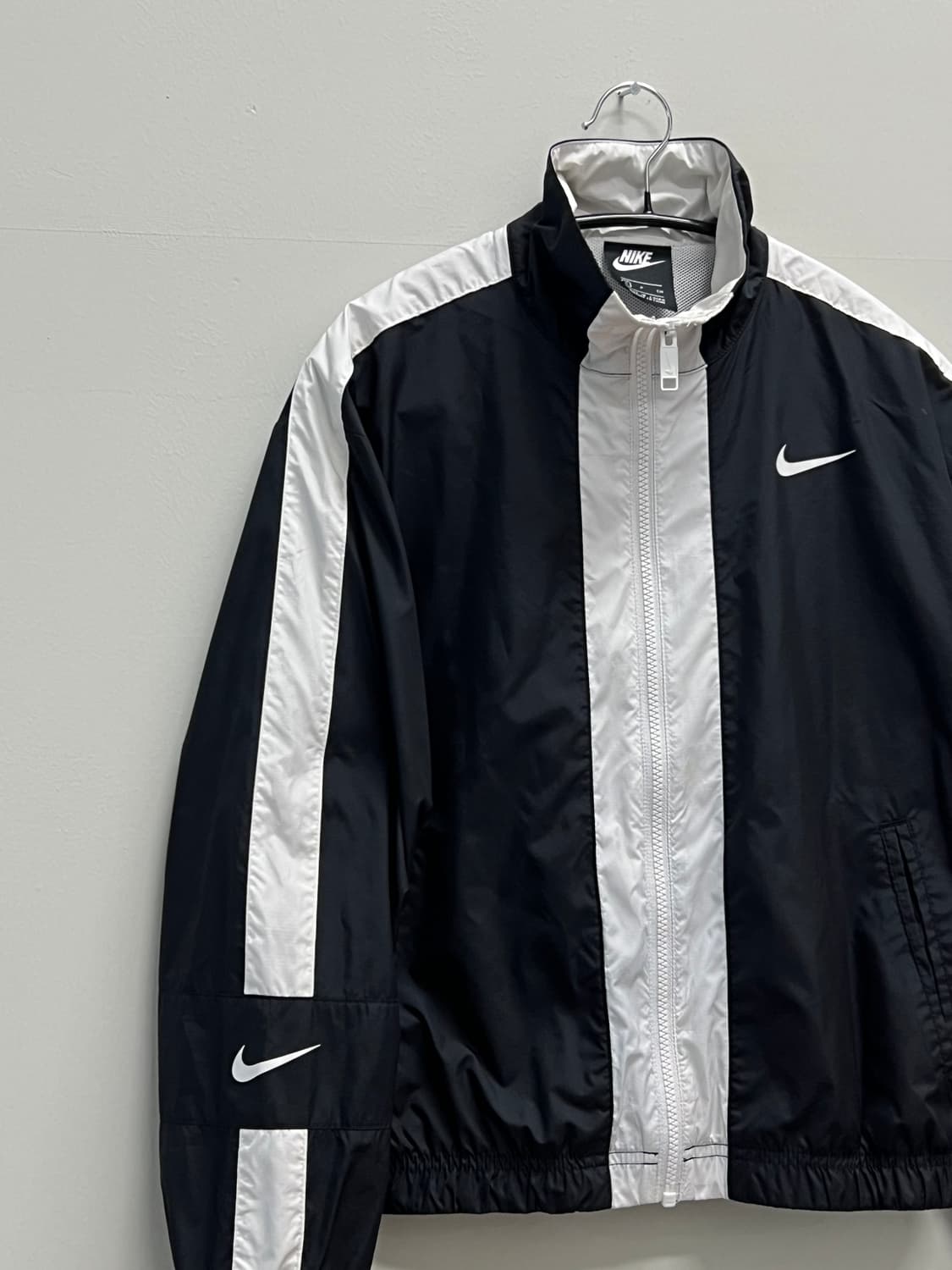 나이키 우먼스 백로고 우븐 자켓 상품이미지3