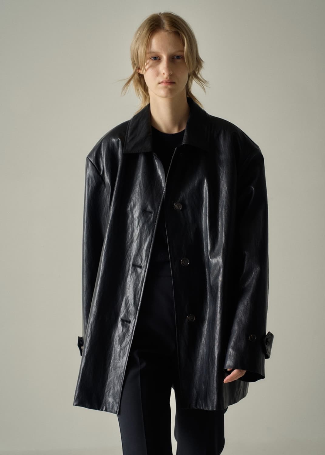 파사드패턴 레더 하프코트 상품이미지1