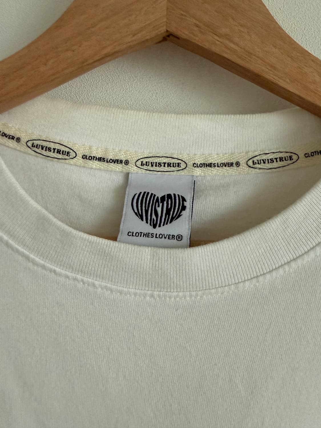 러브이즈투르(LUVISTRUE) 반팔 티셔츠 상품이미지5