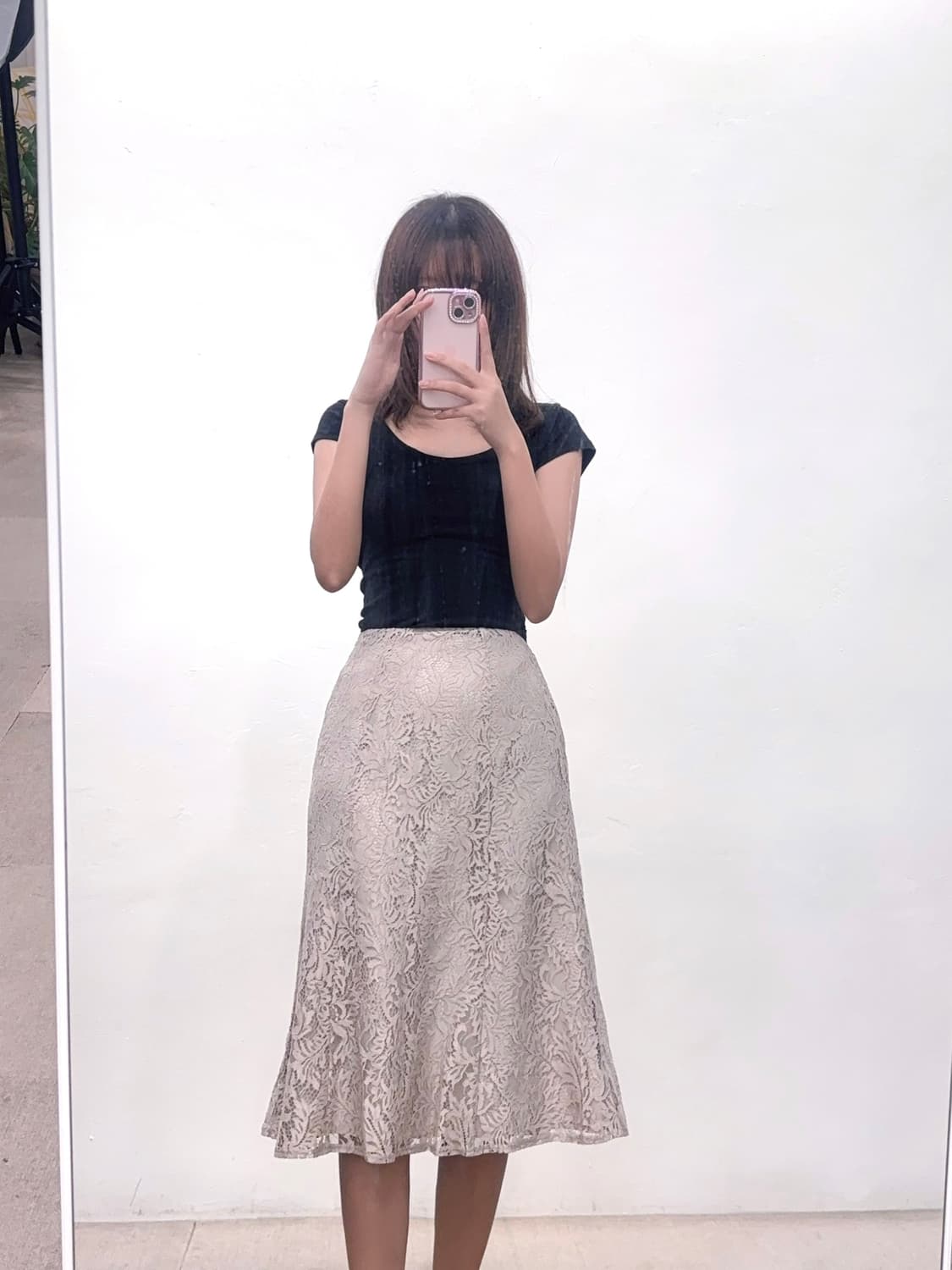 핑크베이지 레이스 미디스커트 상품이미지1