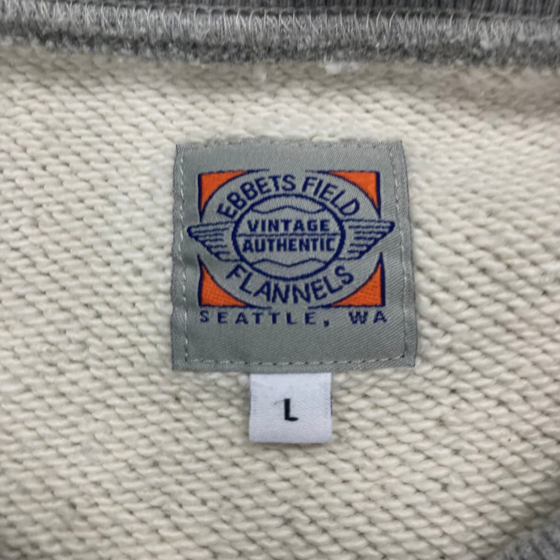 이벳필드 그레이 컬러 빅로고 맨투맨 상품이미지3