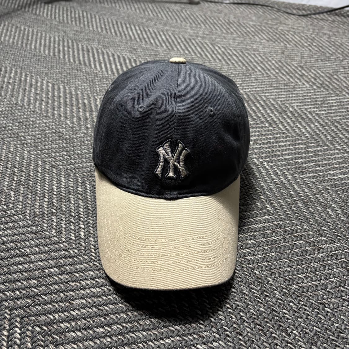 뉴에라 NY 캡 모자 블랙/베이지(OS) 상품이미지1