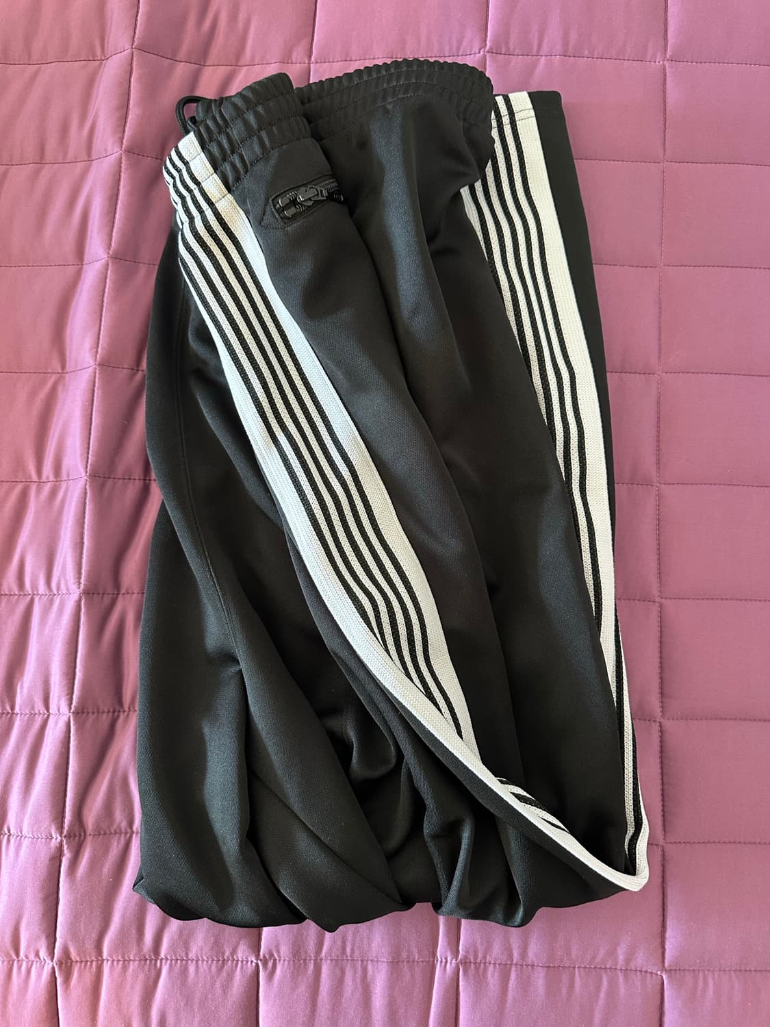 [L] 니들스 프릭스스토어 hd 트랙팬츠 검흰 상품이미지3