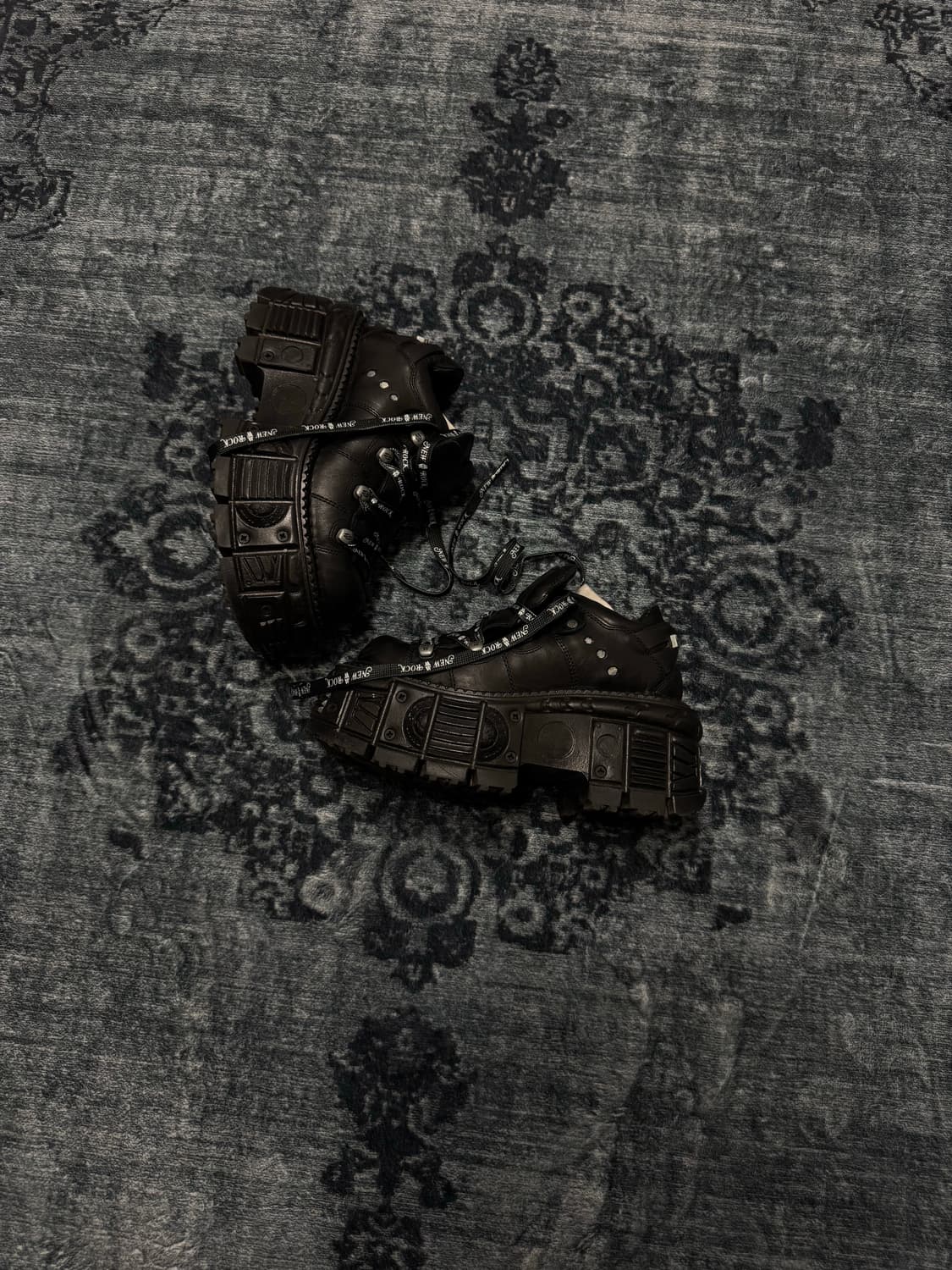 New rock white logo ribbon tank platform 상품이미지1