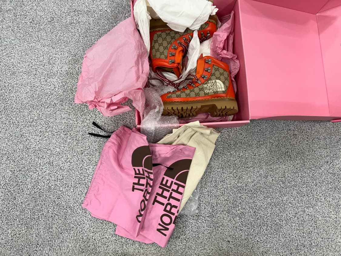 [새상품] 구찌 x 노스페이스 레더 캔버스 부츠 상품이미지1