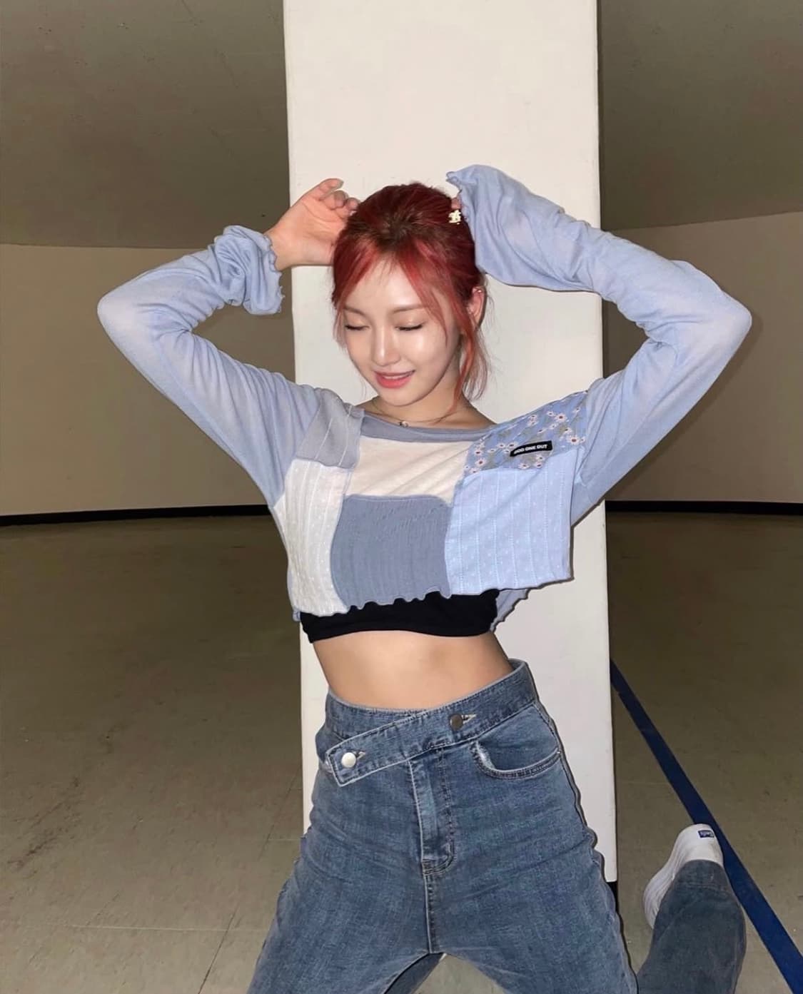 Odd one out 오드원아웃 긴팔티(닝닝 착용) 상품이미지2