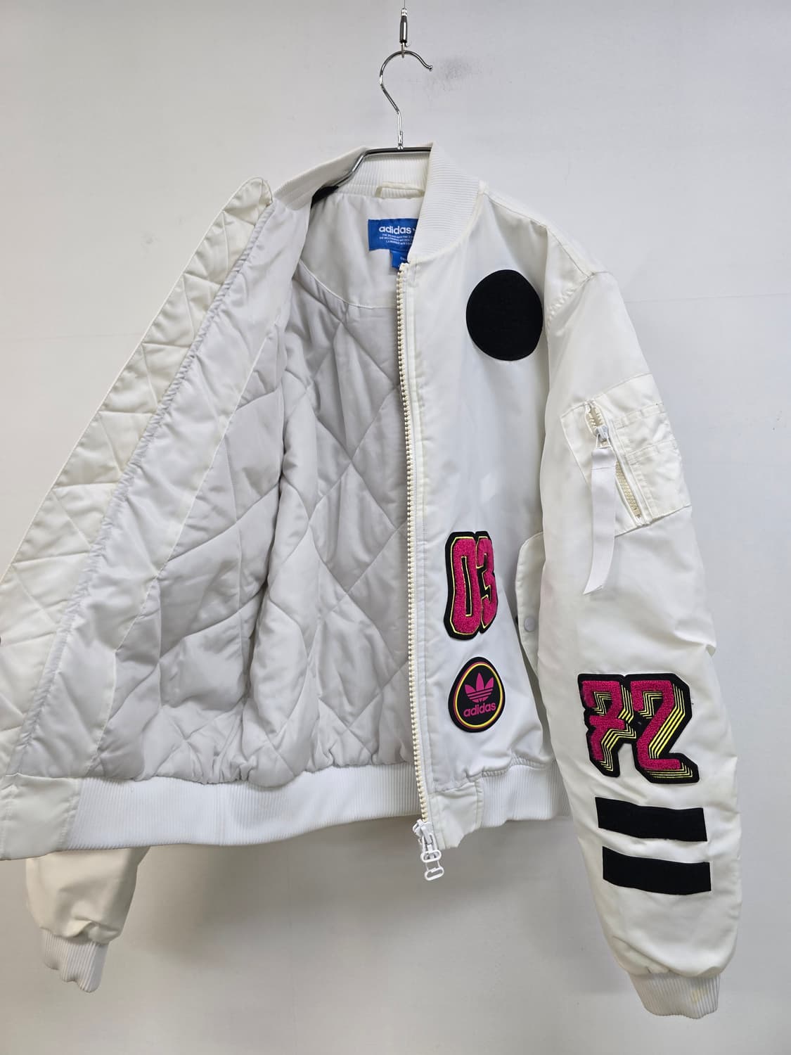 아디다스 로고와팬 항공 누빔 봄버 자켓 상품이미지8