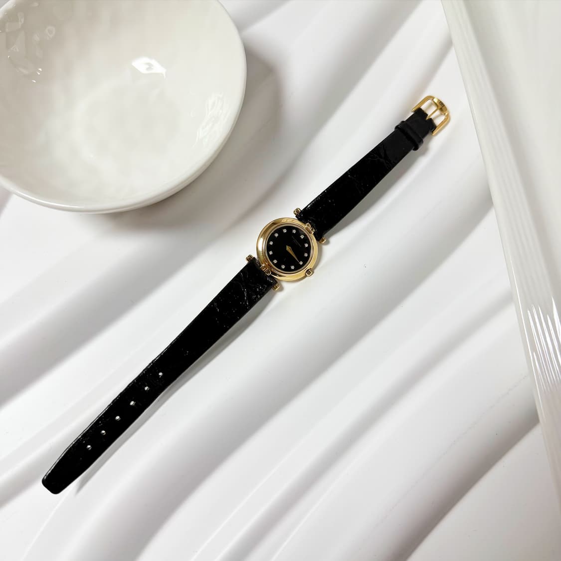 발렌시아가 BB로고 블랙다이얼 라운드골드 워치 상품이미지4