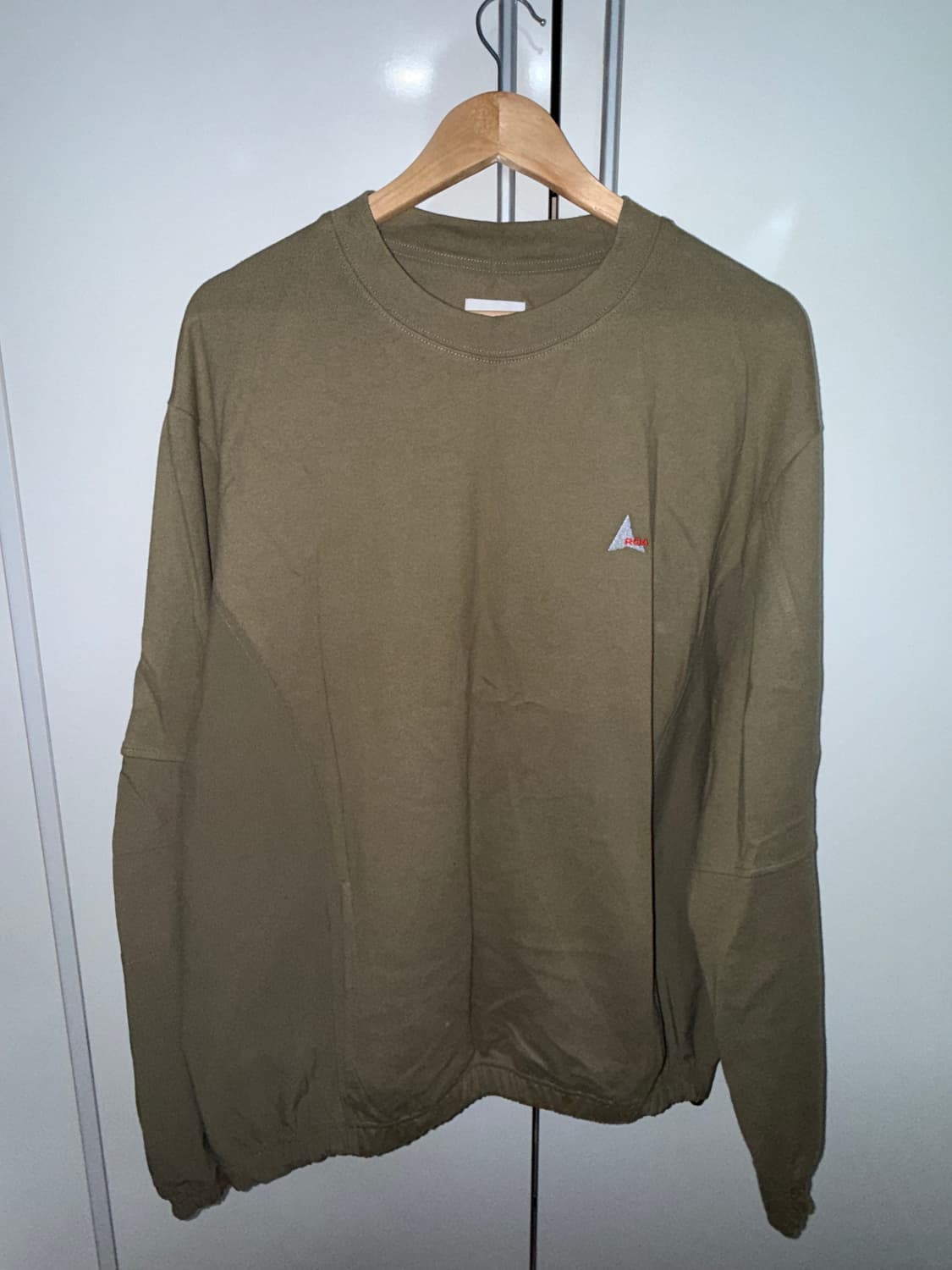 ROA Paneled Crewneck 상품이미지2