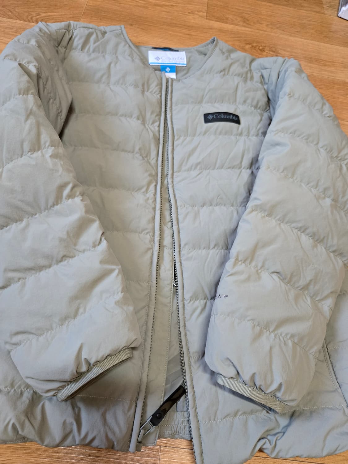 콜롬비아 남성 구스다운 경량패딩 상품이미지3