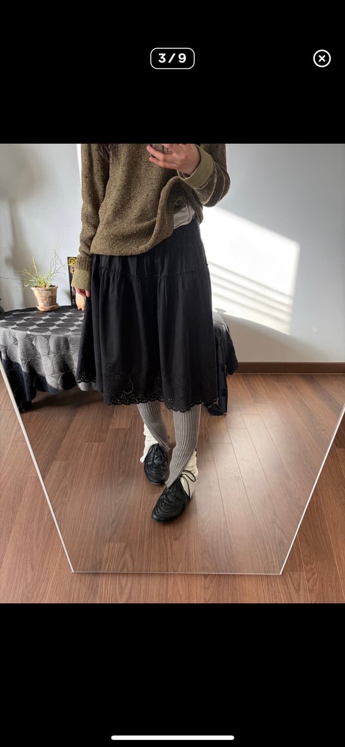 펀칭 미디 스커트 상품이미지3