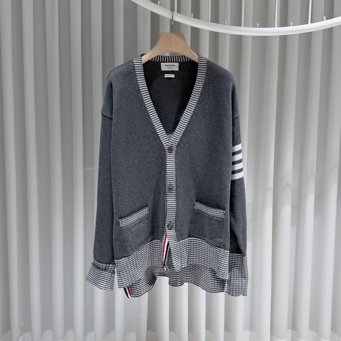 (A+/5) / 톰브라운 헥터 인타르시아 그레이 가디건 상품이미지1