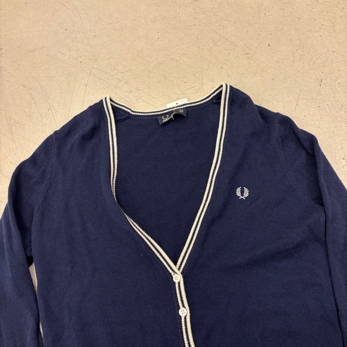 프레드페리 네이비 스몰로고 가디건 상품이미지2