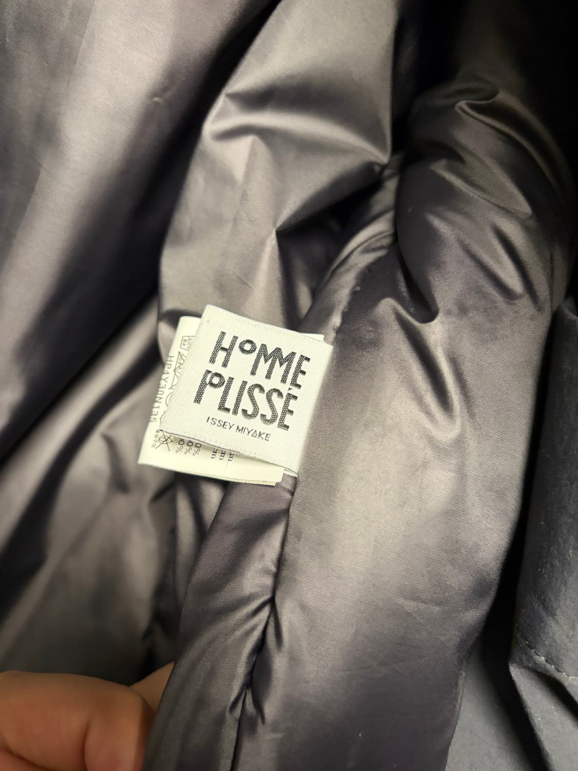 이세이 미야케 옴므 플리세 패딩 코트 블랙 상품이미지3