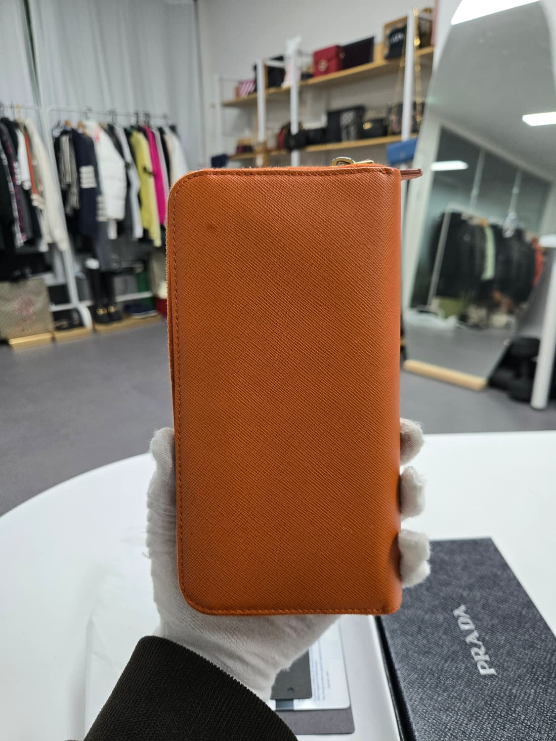 [50%세일] 프라다 지퍼 장지갑 상품이미지2