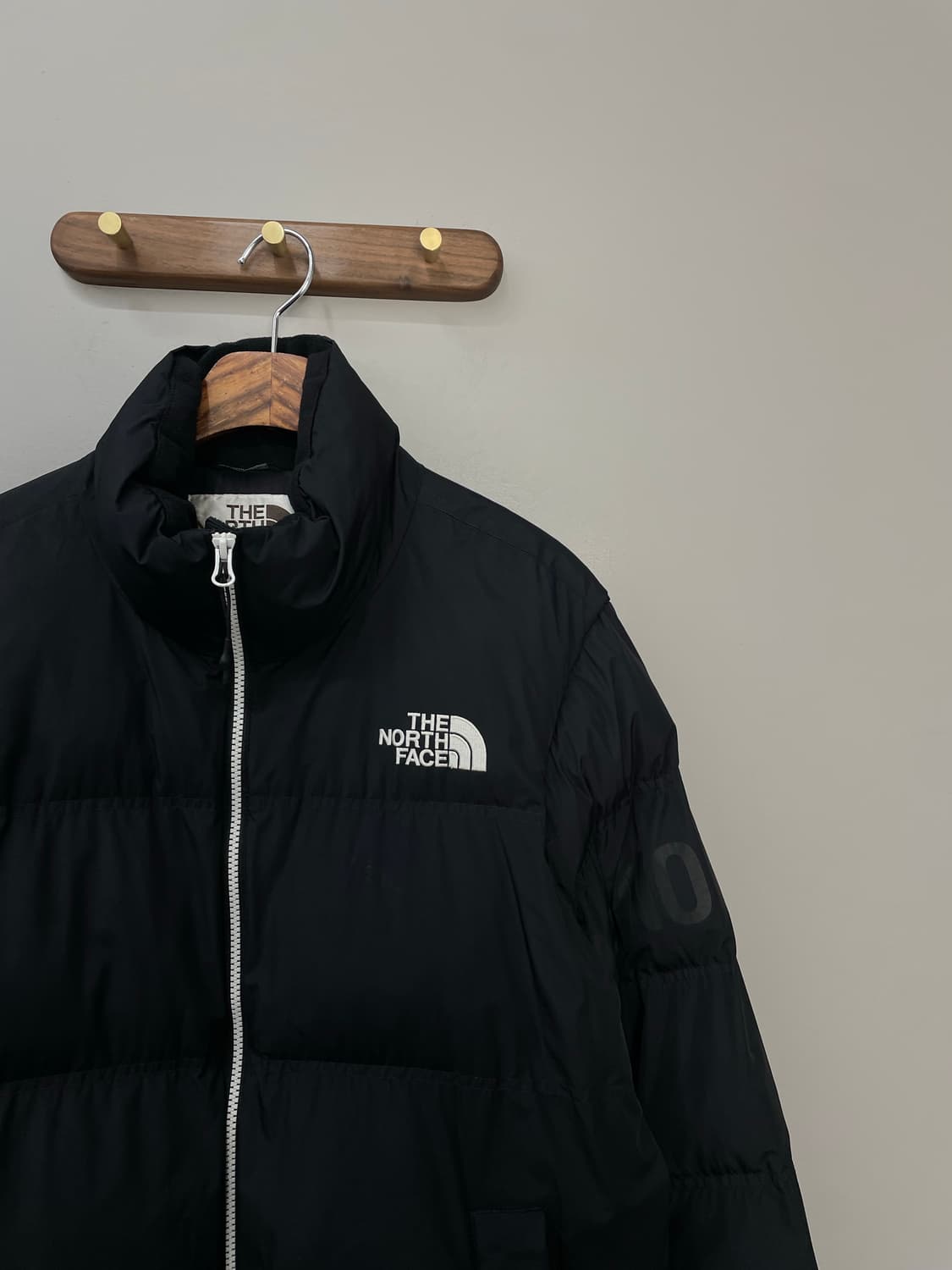 노스페이스 화이트라벨 블랙 완장로고 패딩 H991 상품이미지3