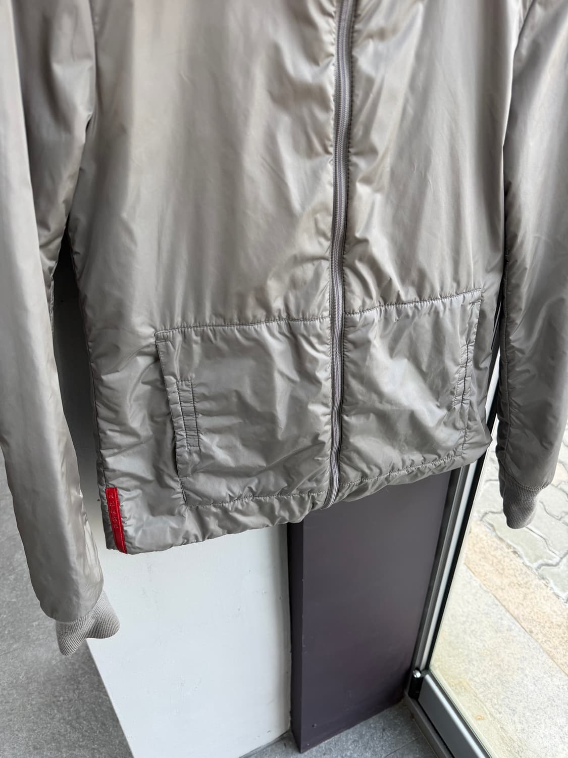 40/ 프라다 스포츠 레드탭 나일론 패딩점퍼 상품이미지4