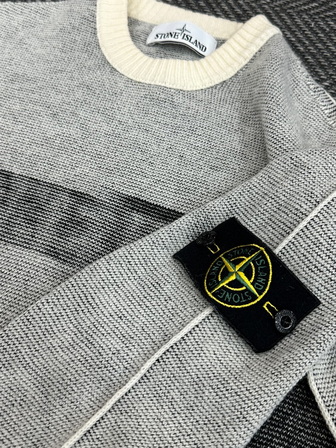 정품 스톤아일랜드 니트S 상품이미지3