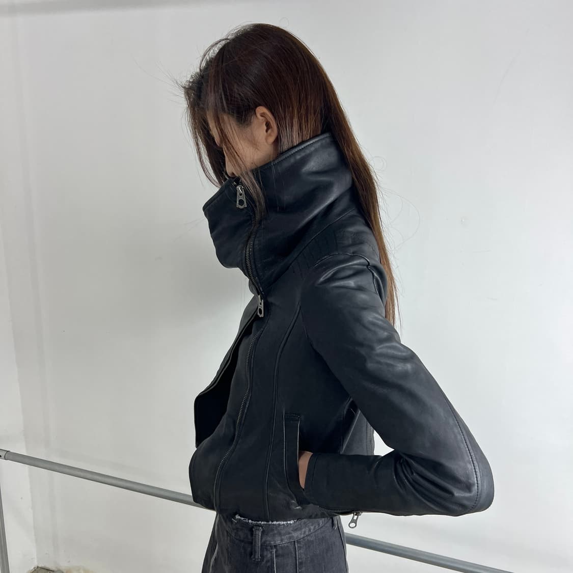 스파이럴걸 하이넥 고트 레더 자켓 상품이미지2