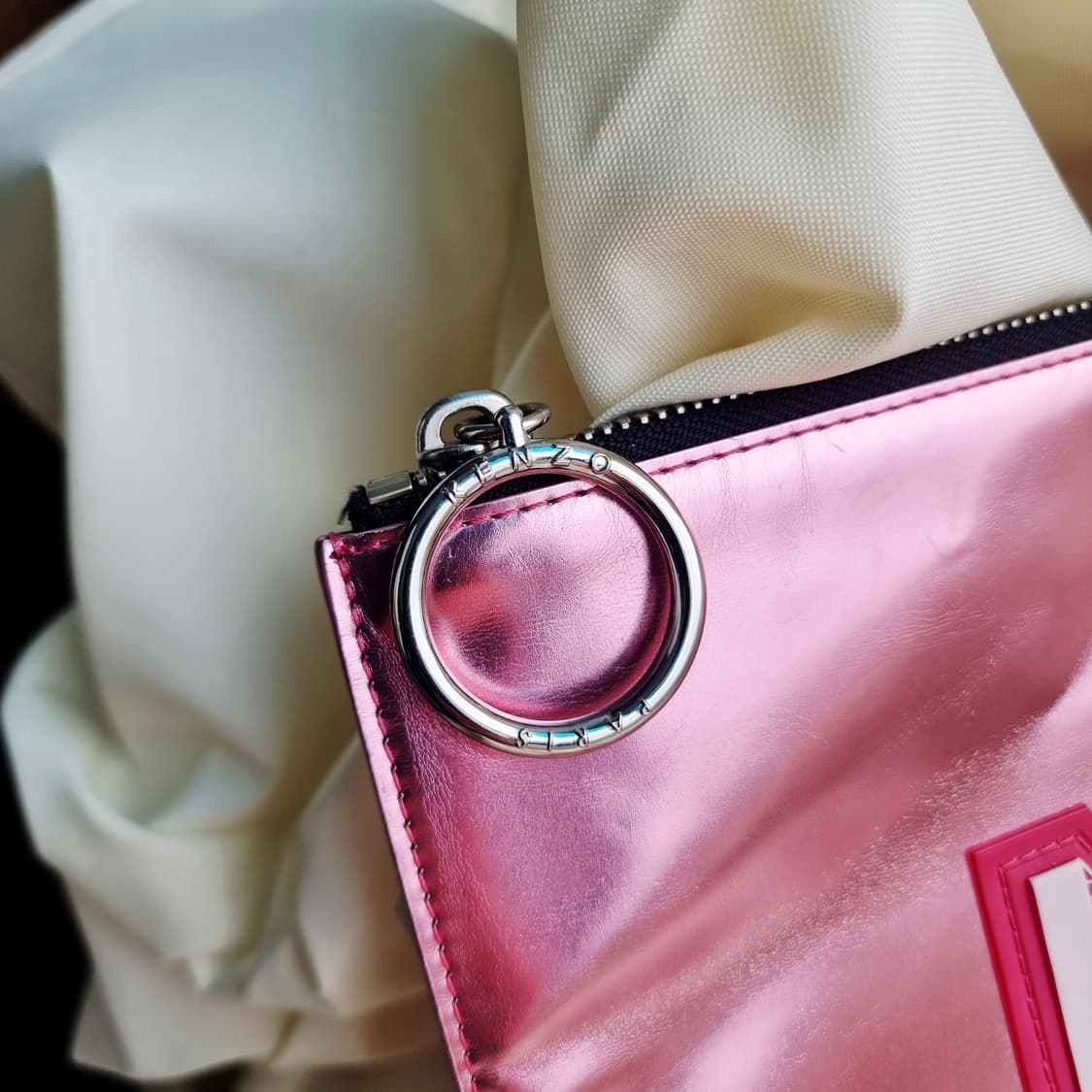 겐조 KENZO 메탈릭핑크 클러치백  상품이미지2