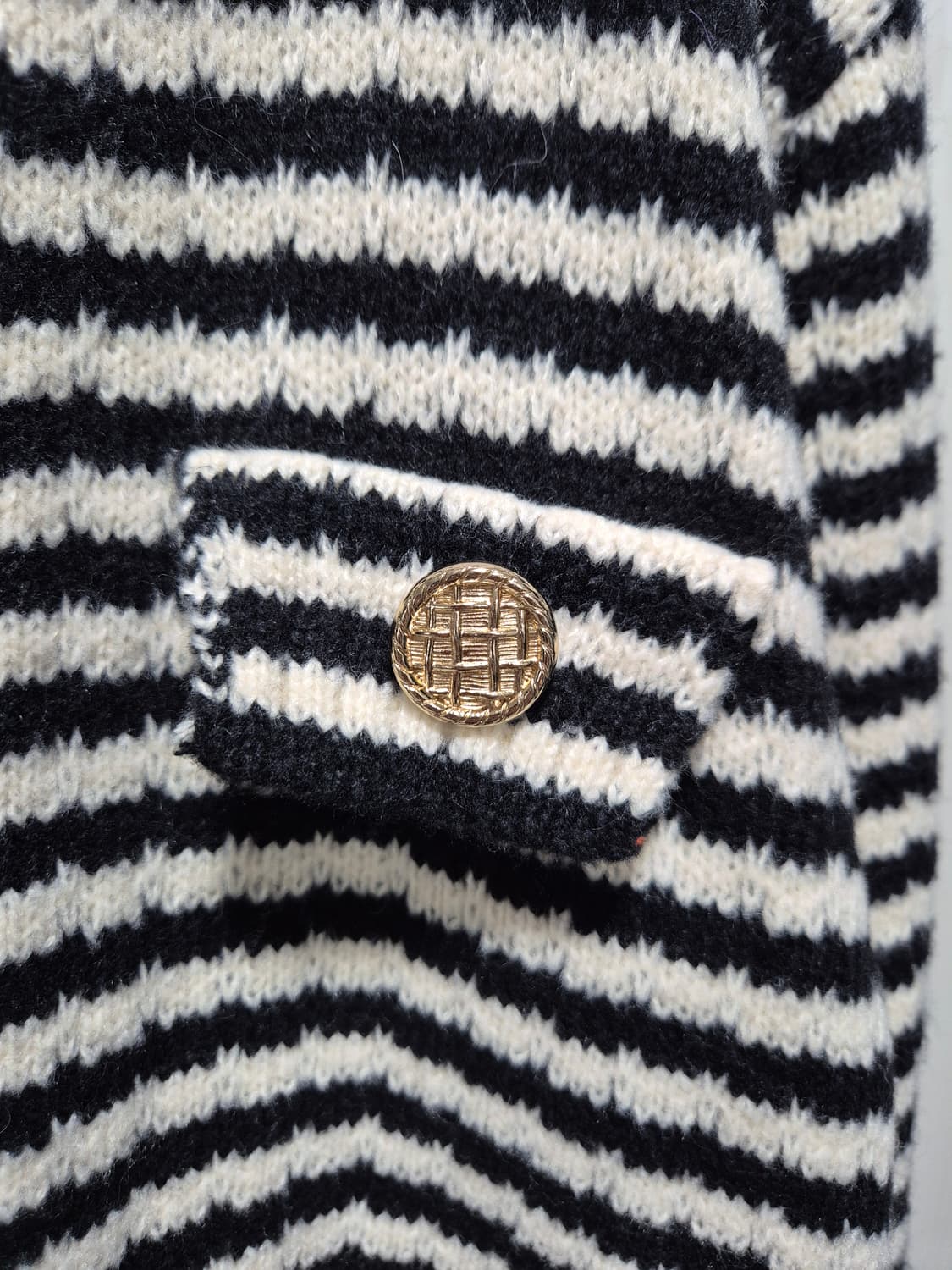 (세일)(새상품)vtg 스트라이프 금장 버튼 가디건 상품이미지2