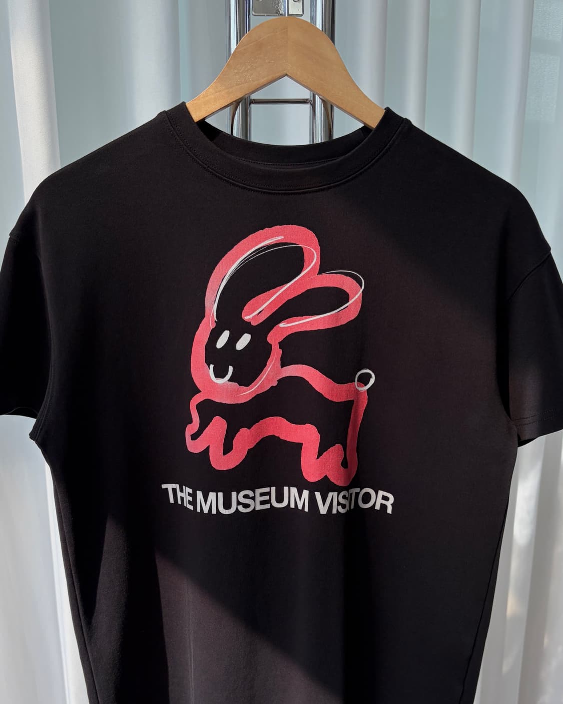 [M]더뮤지엄비지터 래빗 반팔 티셔츠 상품이미지5