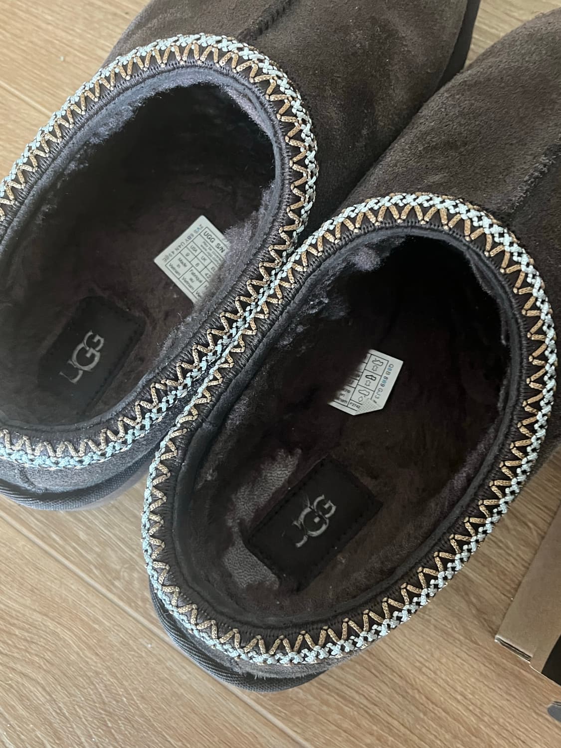 UGG 어그 슬리퍼 270 + 박스 상품이미지2