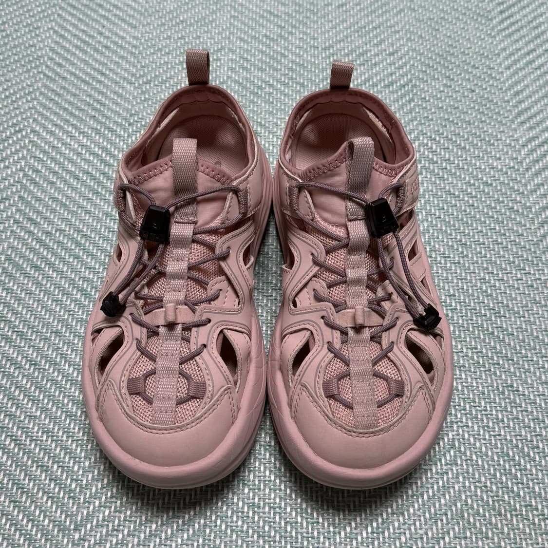 엄브로 컷아웃 여성 샌들 240 상품이미지1