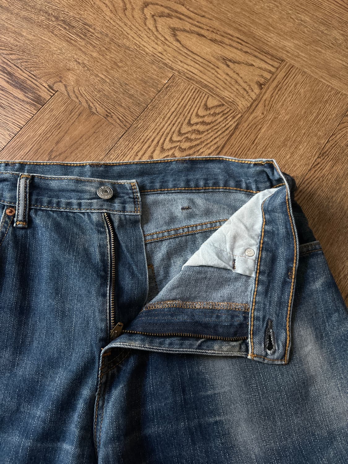 [32]리바이스 517 빈티지 페이딩 플레어핏 데님 팬츠 상품이미지3