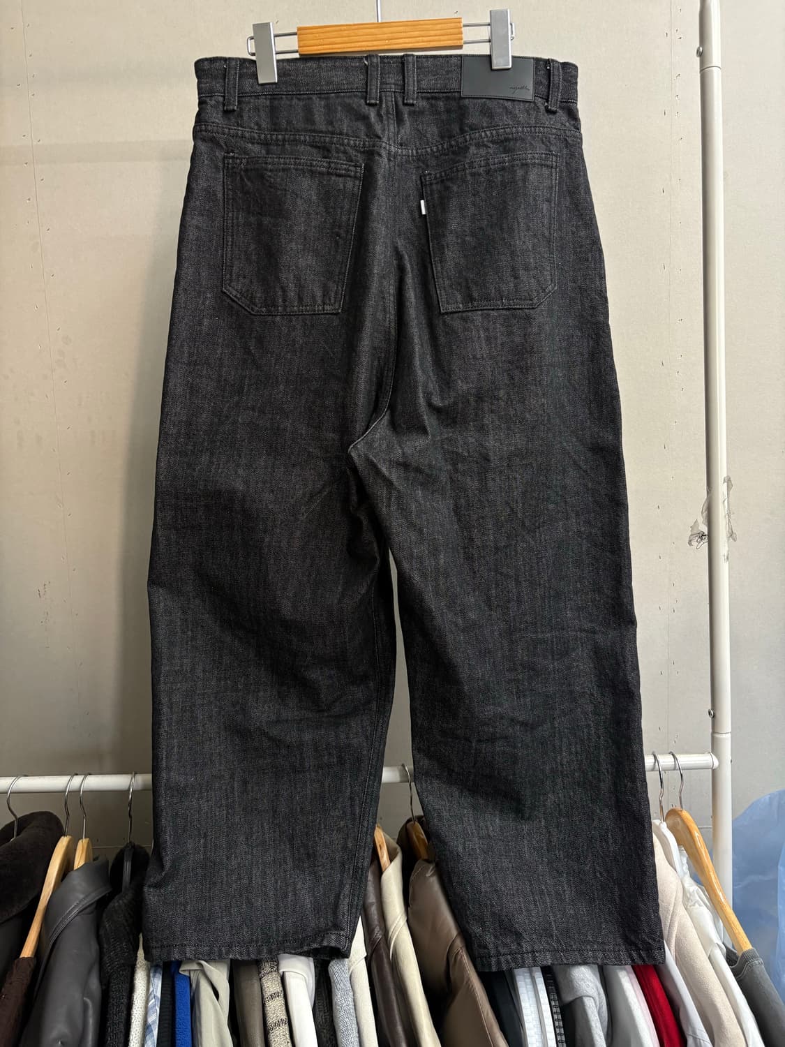 유스 커브드 흑청 데님 팬츠 상품이미지4