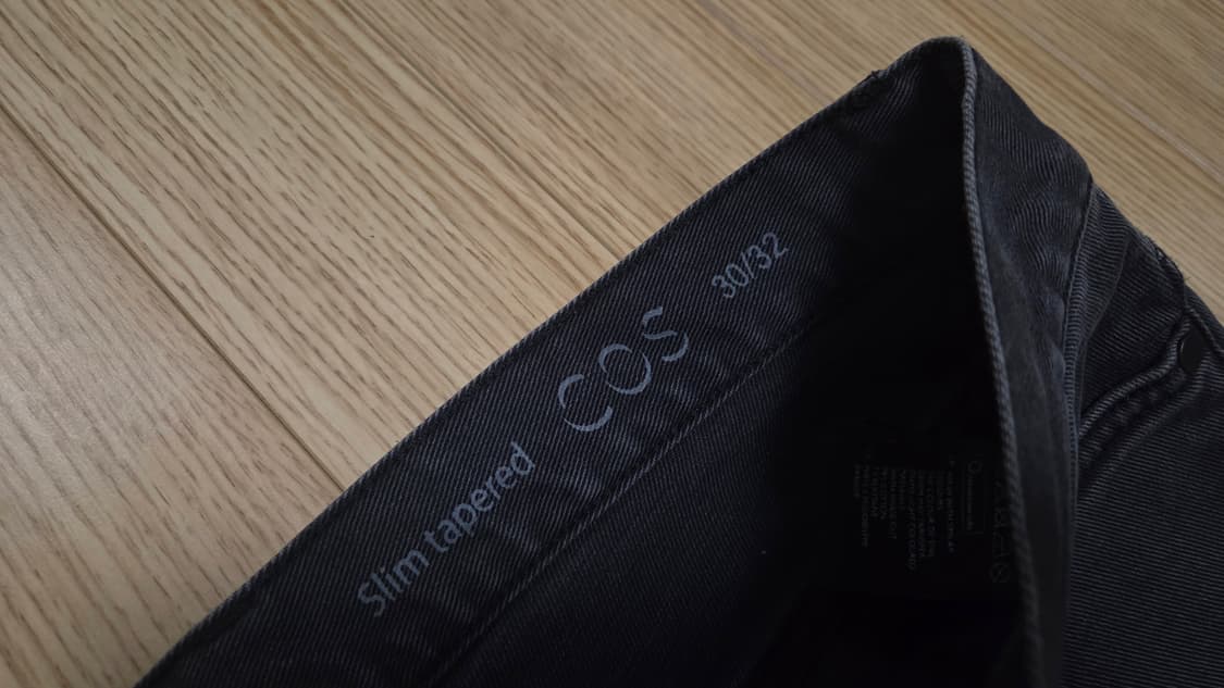 Cos  코스 워싱 테이퍼드 블랙진 상품이미지5