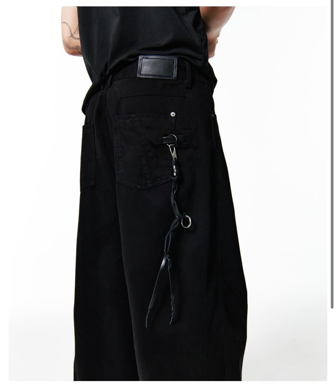 (m)엑슬림 EP.7 SYNOPSIS 01 TROUSERS 블랙 상품이미지1