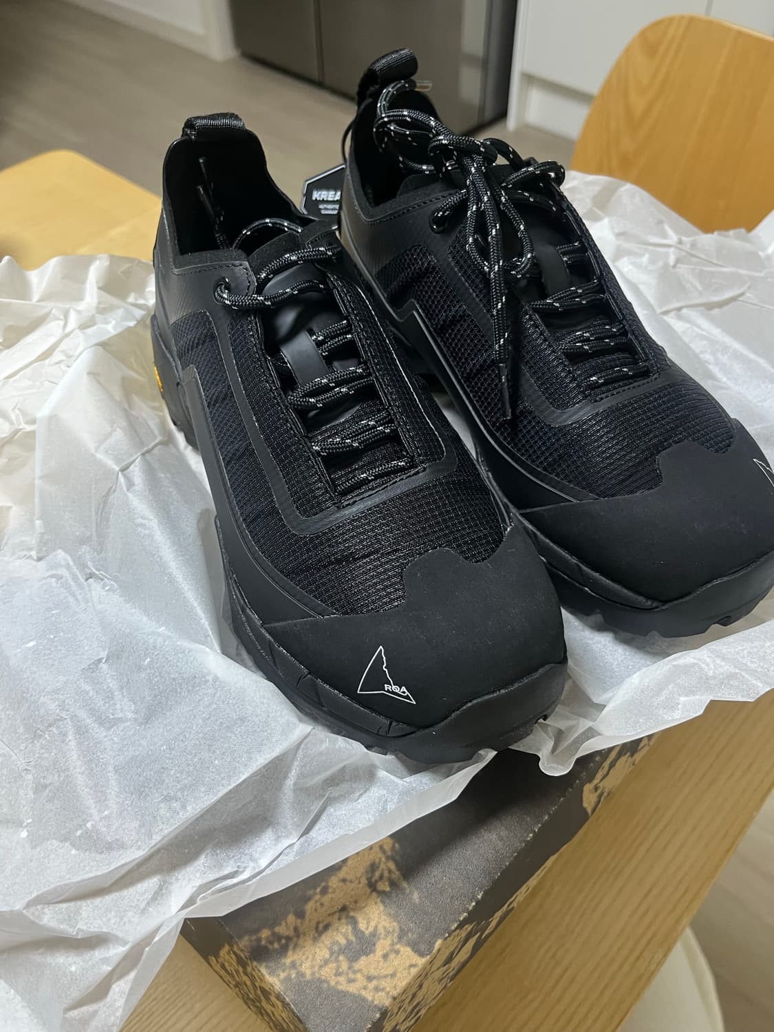 새상품) 로아 카타리나 라이트 블랙 스니커즈 EU37 240 상품이미지1