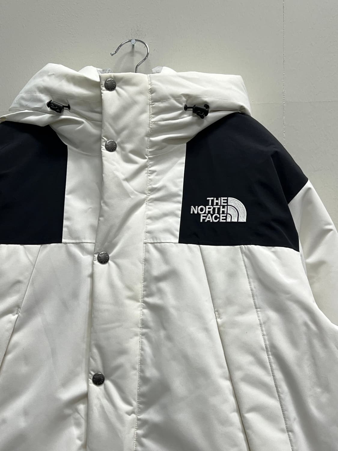 노스페이스 마운틴 구스다운 자켓 화이트 상품이미지3