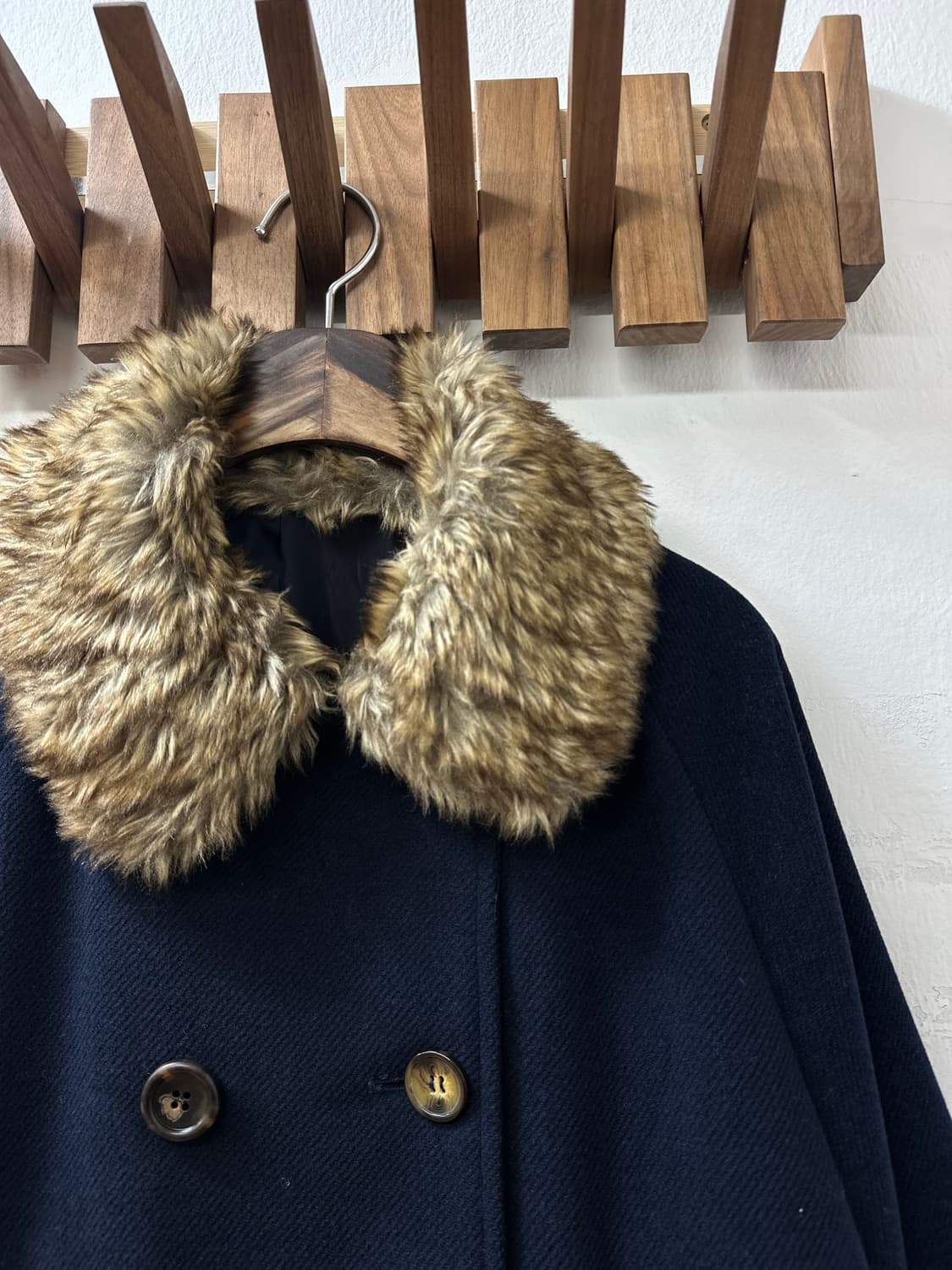 일본빈티지 칼라(탈부착가능) 퍼 디테일 케이프 코트  상품이미지2