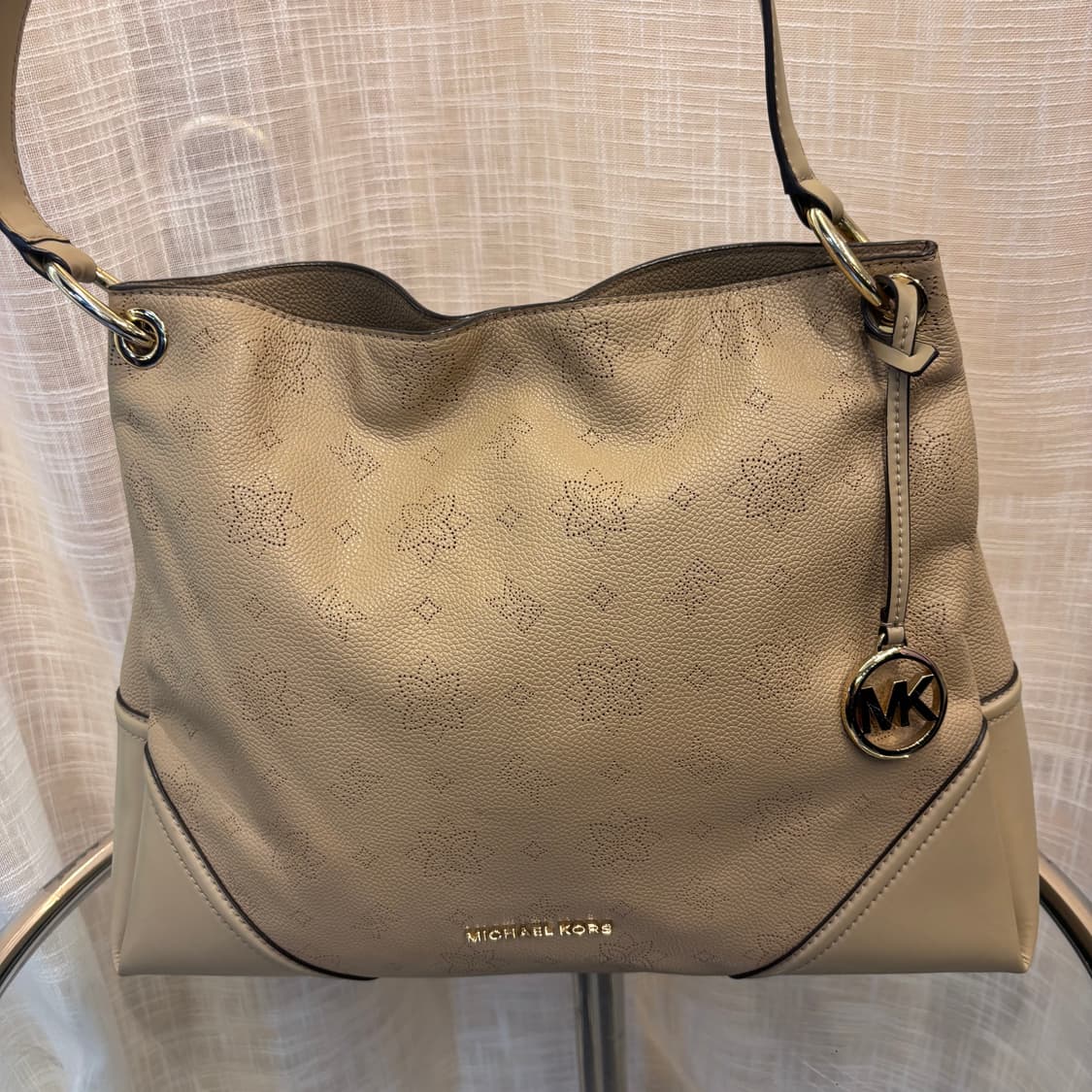 정품 마이클코어스 가죽 숄더백     상품이미지2