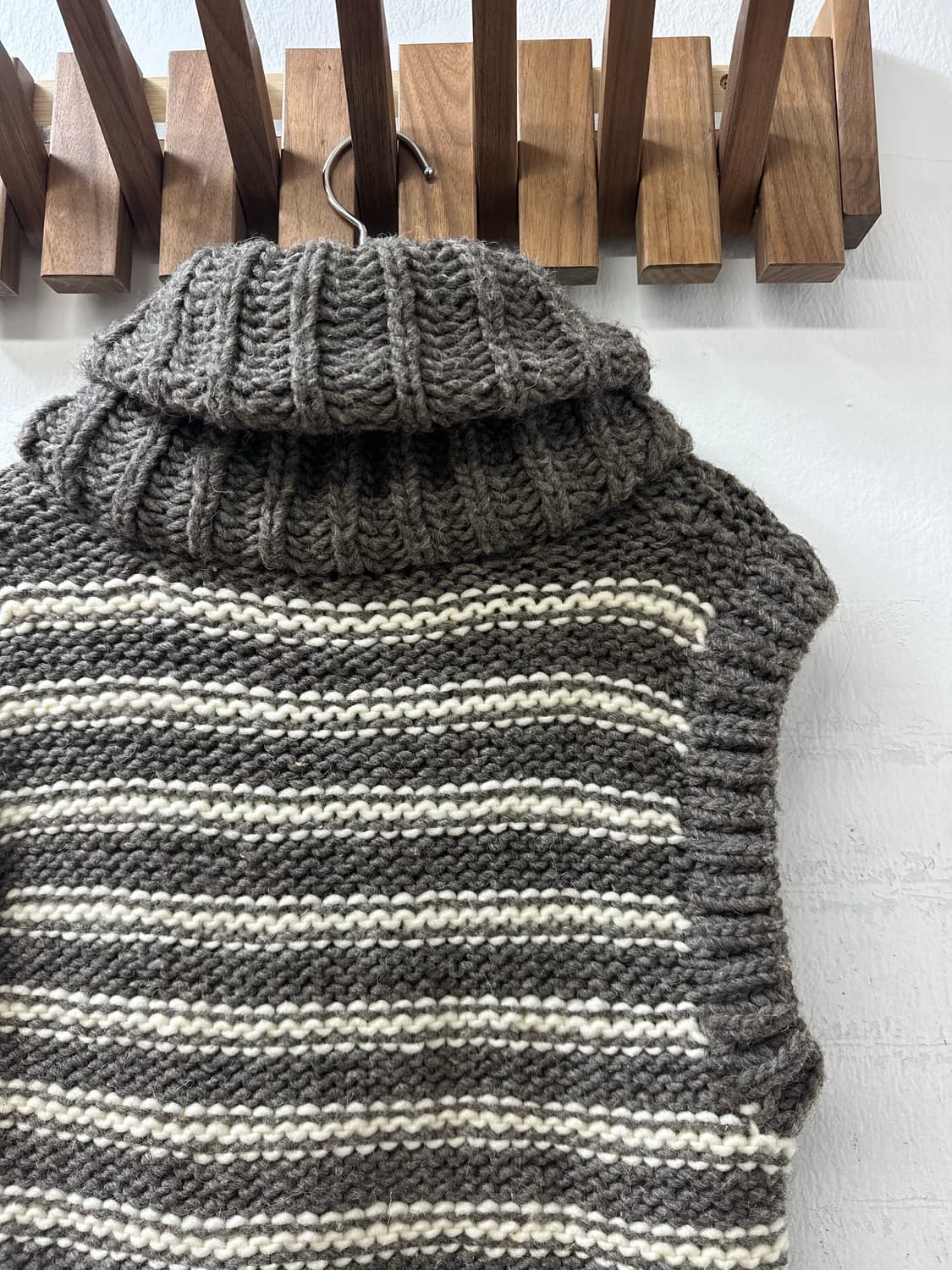 헤비울 우드단추 스트라이프 숄카라 니트 베스트 상품이미지7