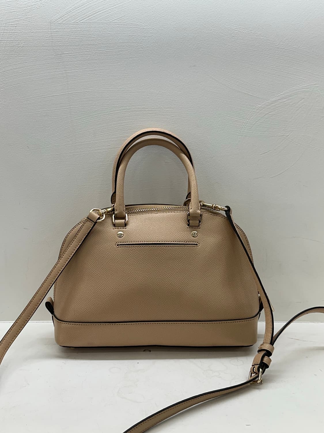 코치 미니 시에라 사첼 크로스백 상품이미지3