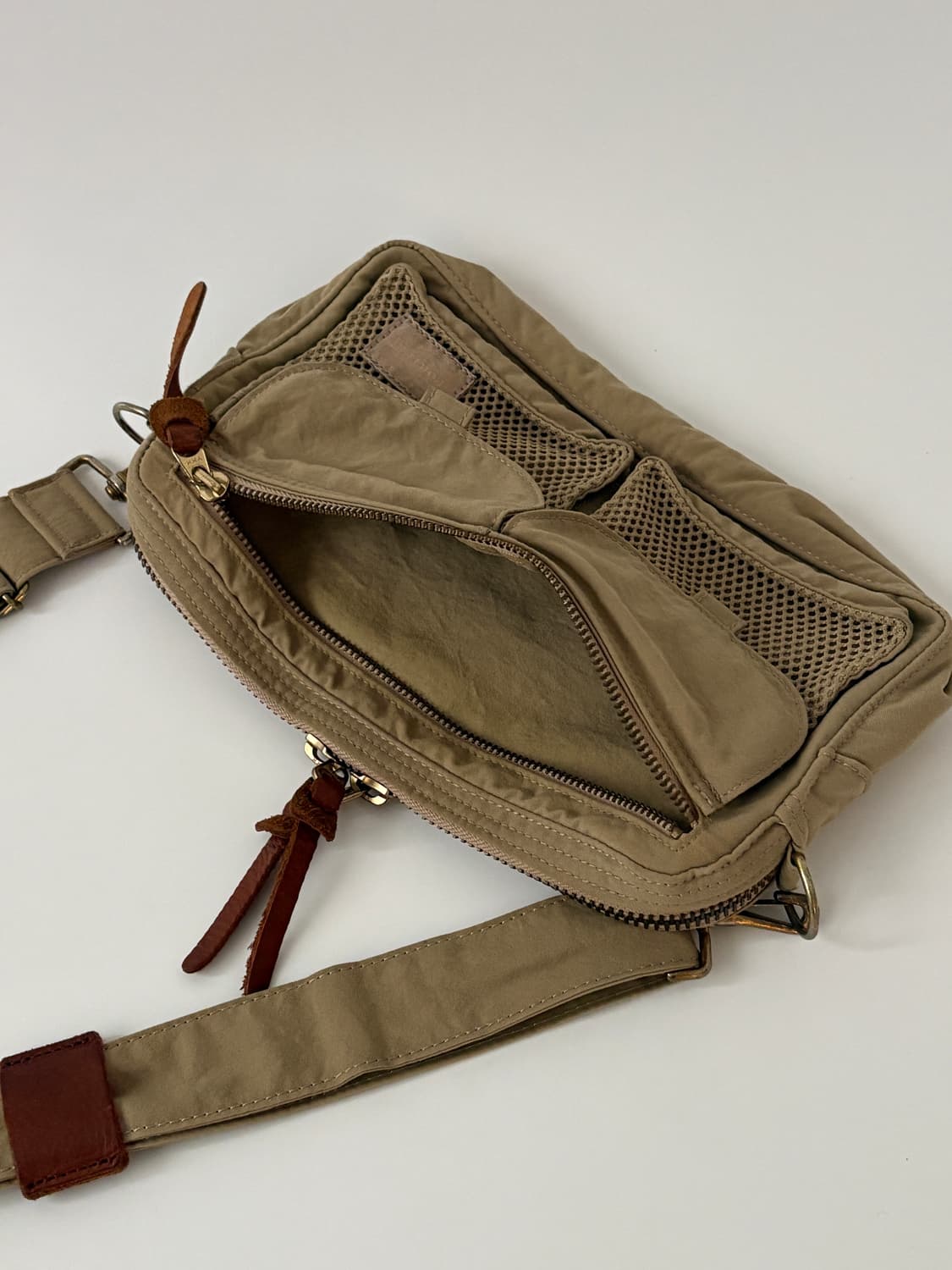Cotton Mesh Pocket Shoulder Bag (Camel) 상품이미지7