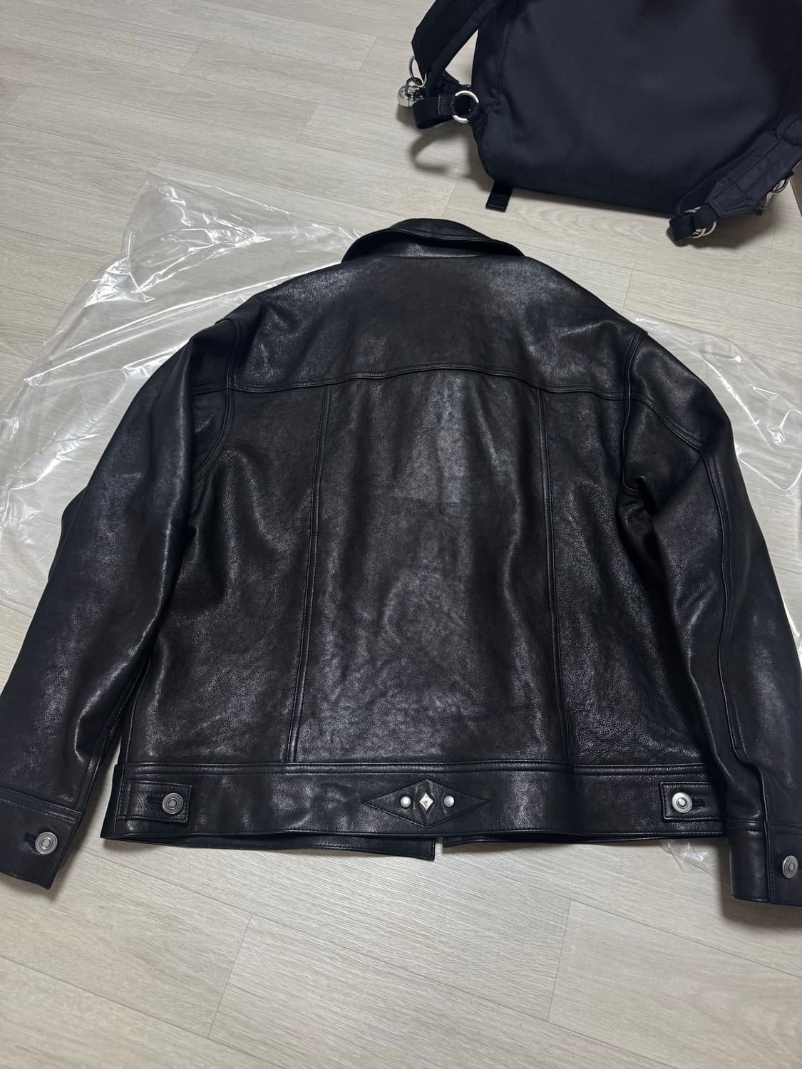 [L] 도프제이슨 프리미엄 베지터블 스터드 트러커 레더 가죽 자켓 상품이미지4