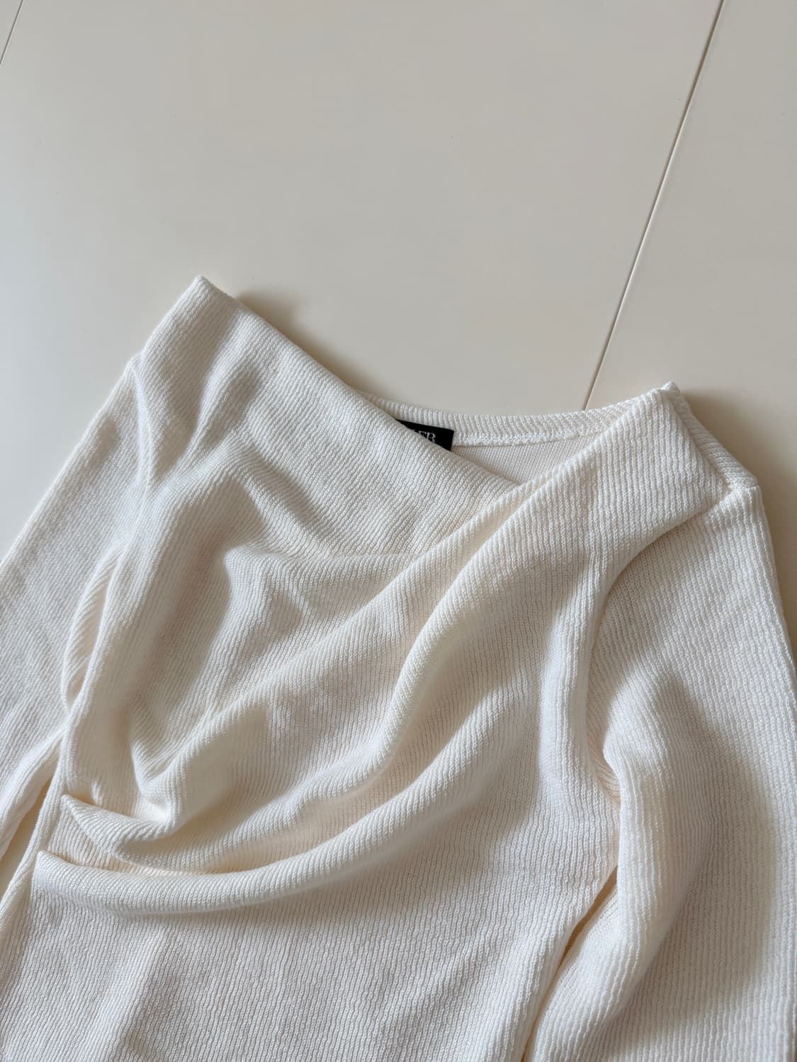 소플러 셔링 탑 티셔츠 아이보리 S(택없는 새상품) 상품이미지6