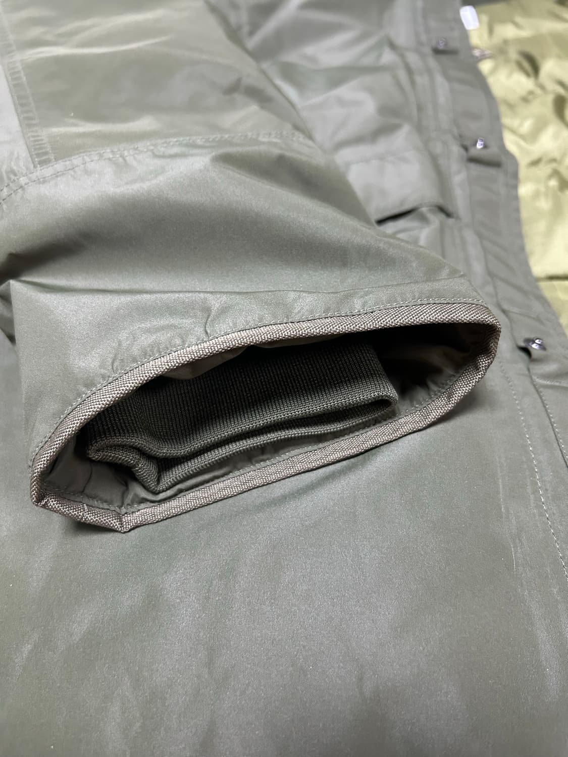 나나미카 고어텍스 숏 다운 자켓 L 올리브 상품이미지4