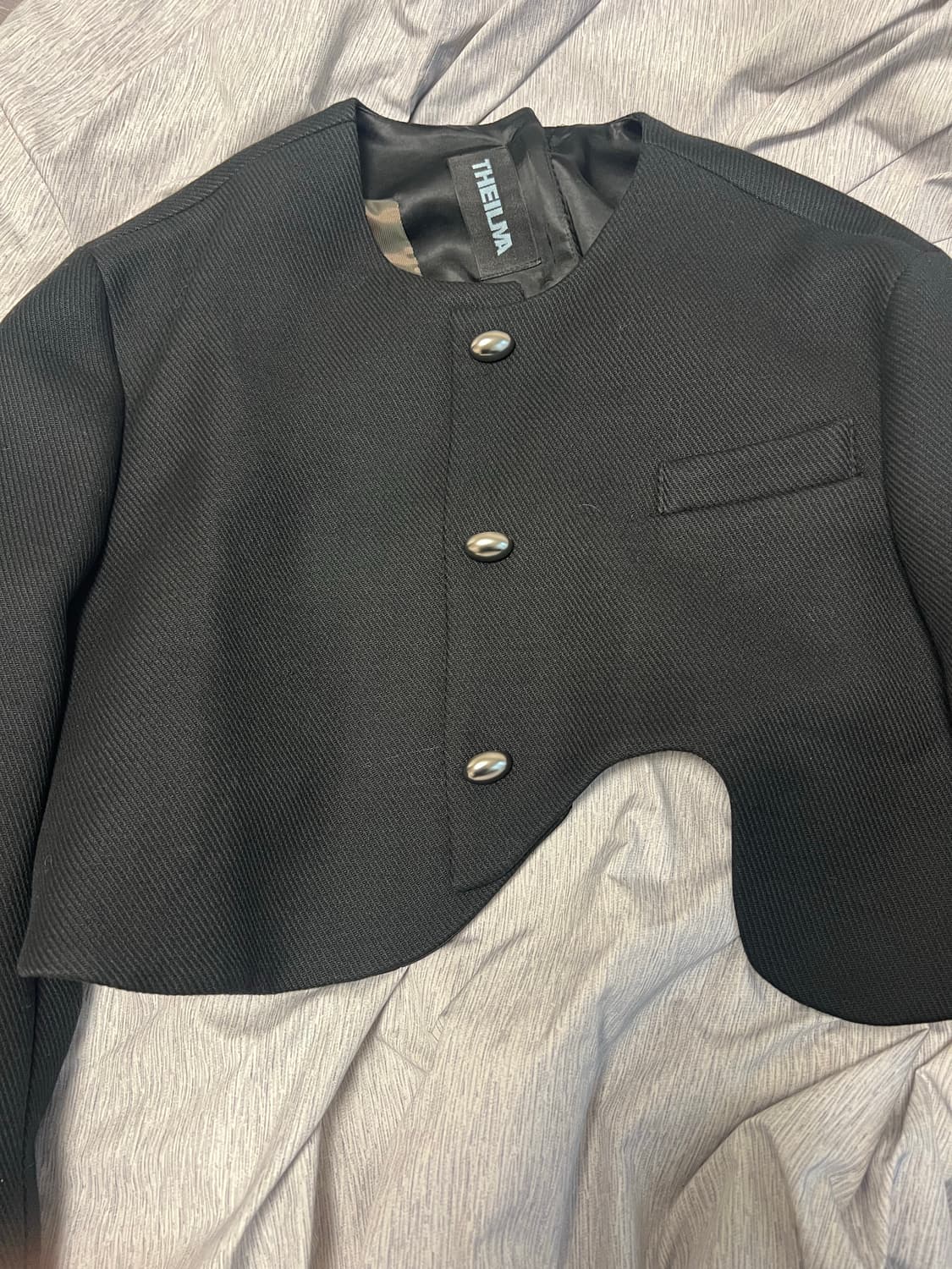 더일마 블랙 크롭 울자켓 상품이미지1