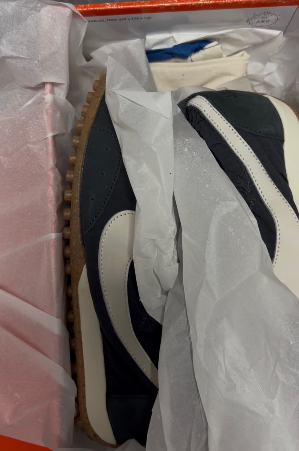 [275] 나이키 x 자크뮈스 문 슈 SP 오프 누아르 캐시미어 상품이미지1