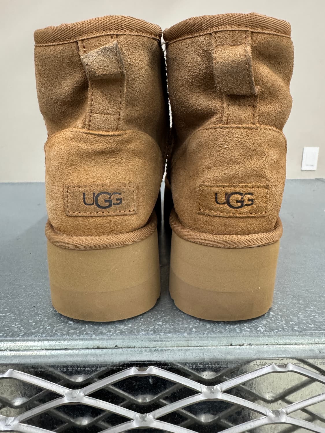 어그 클래식 플랫폼 미니 240 상품이미지4