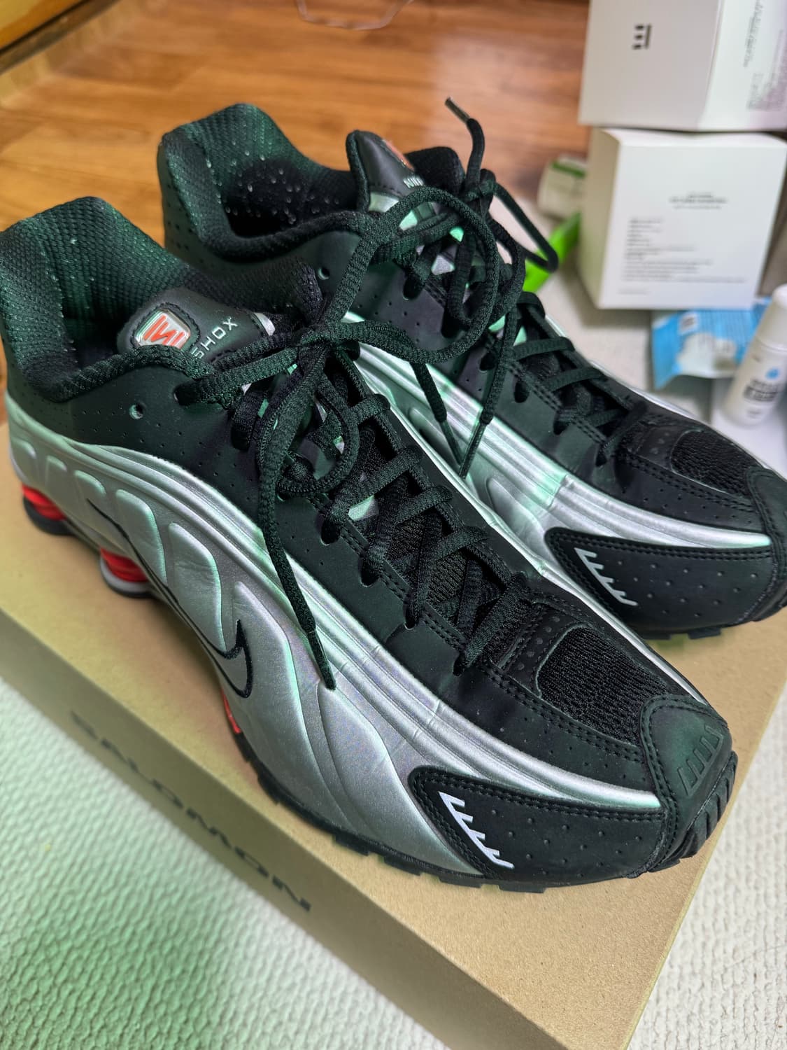 나이키 샥스 R4 메탈릭 실버 레드 280 상품이미지1