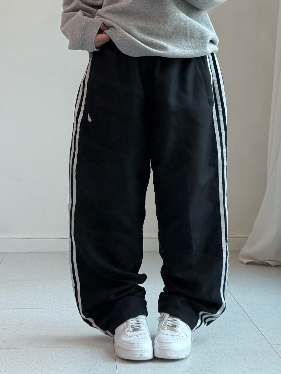 아디다스 블랙 트랙팬츠 상품이미지1