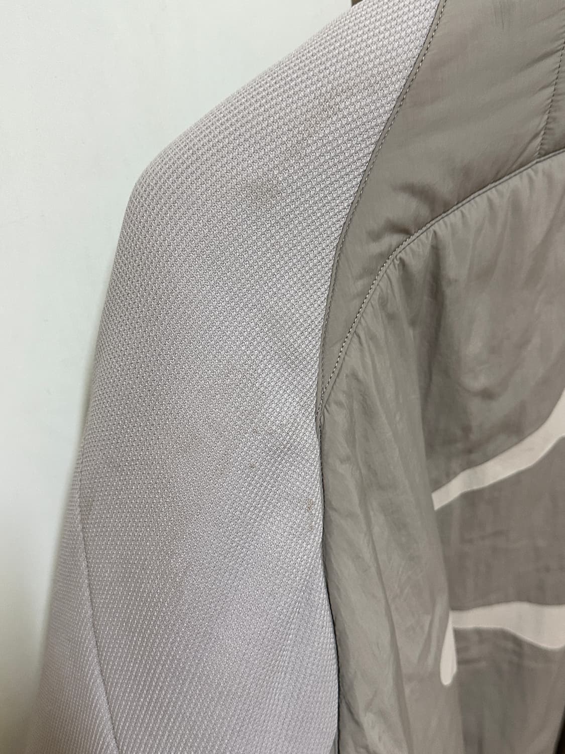미스치프 롬버스 팀 다운 자켓 패딩 베이지 M (하자많음) 상품이미지4