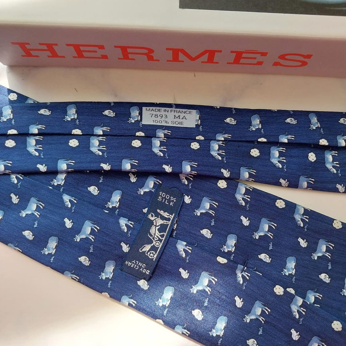 에르메스 네이비 동물 모티브 넥타이 9.5cm A+~A등급 K2467
 상품이미지8